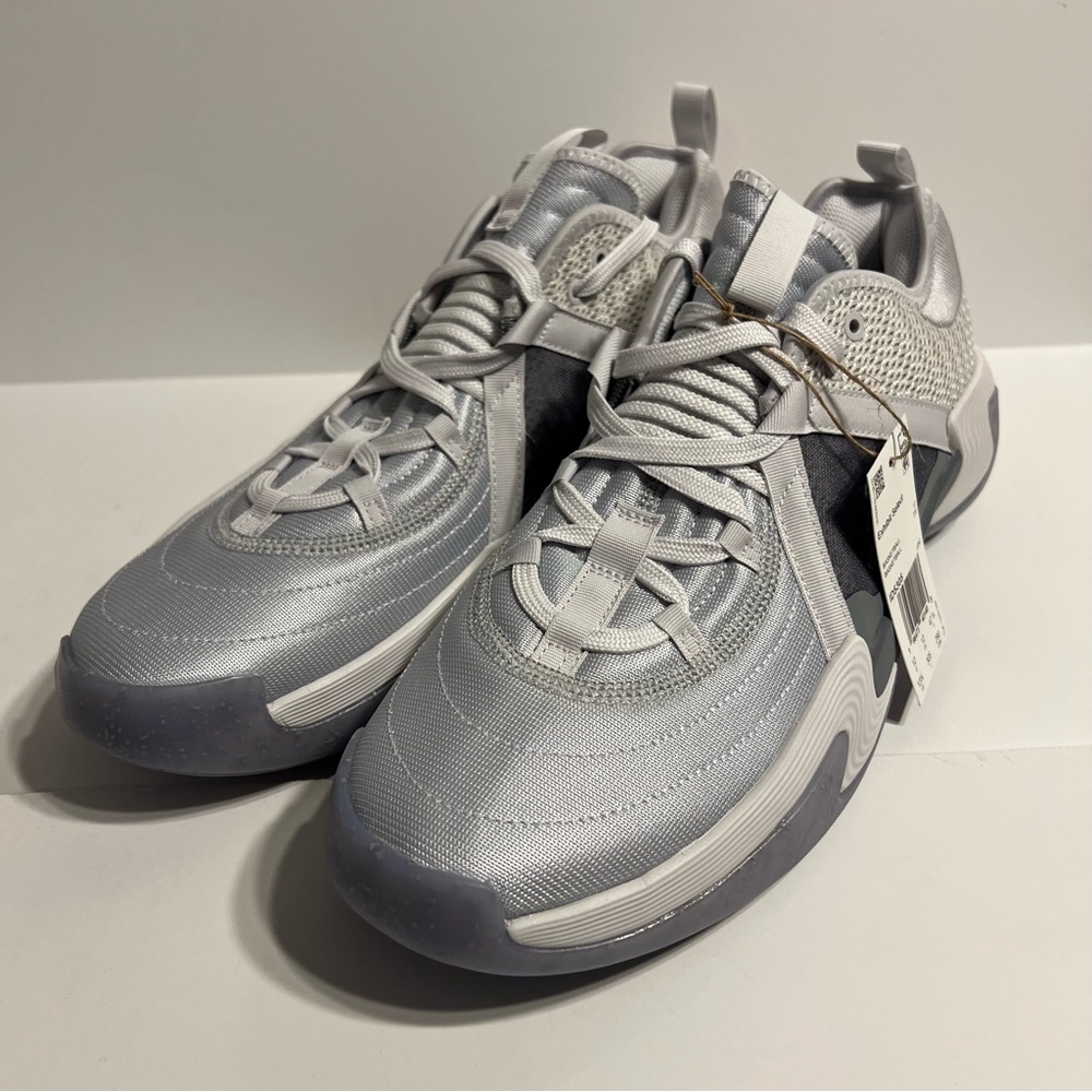 Adidas Basketball Exhibit Select Size 13 ID5305 Silver White Dash Gray Brand New